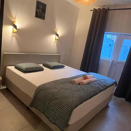 Ereva Seaside Cosy 1 Bedroom With Garden