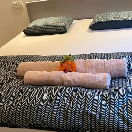 Ereva Seaside Cosy 1 Bedroom With Garden *